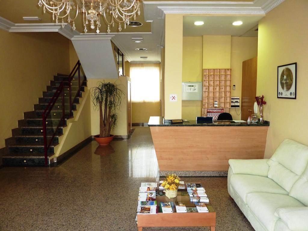 Hostal La Morada La Cisterniga Bagian luar foto