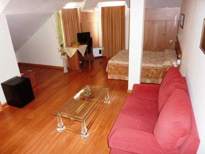 Hostal La Morada La Cisterniga Bagian luar foto