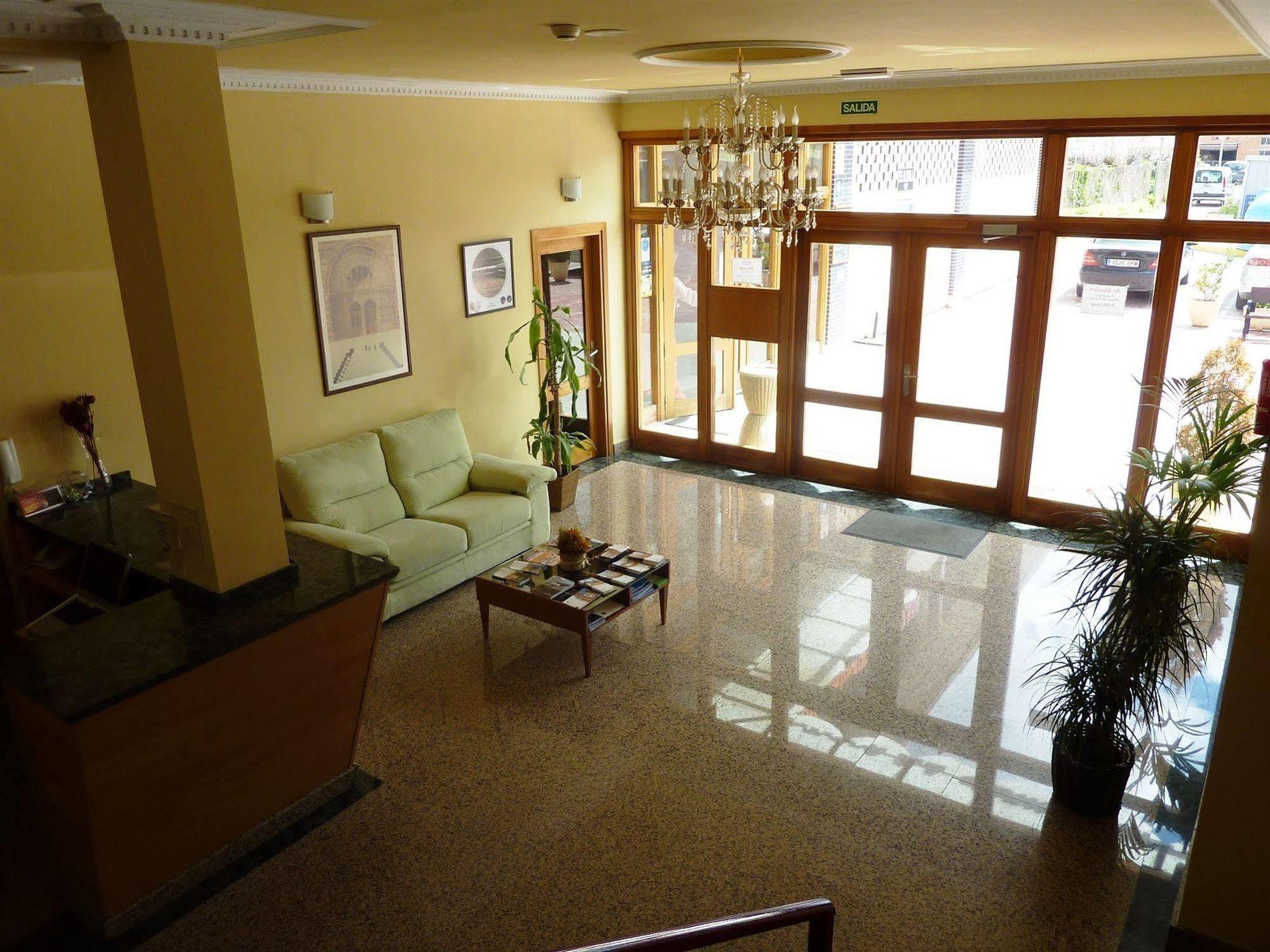 Hostal La Morada La Cisterniga Bagian luar foto
